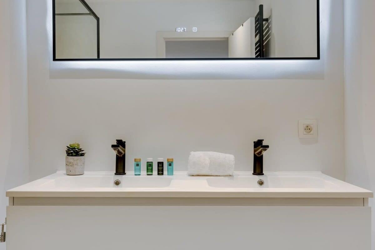 Stylish Apartment With Terrace And Balcony Antwerpen Eksteriør billede
