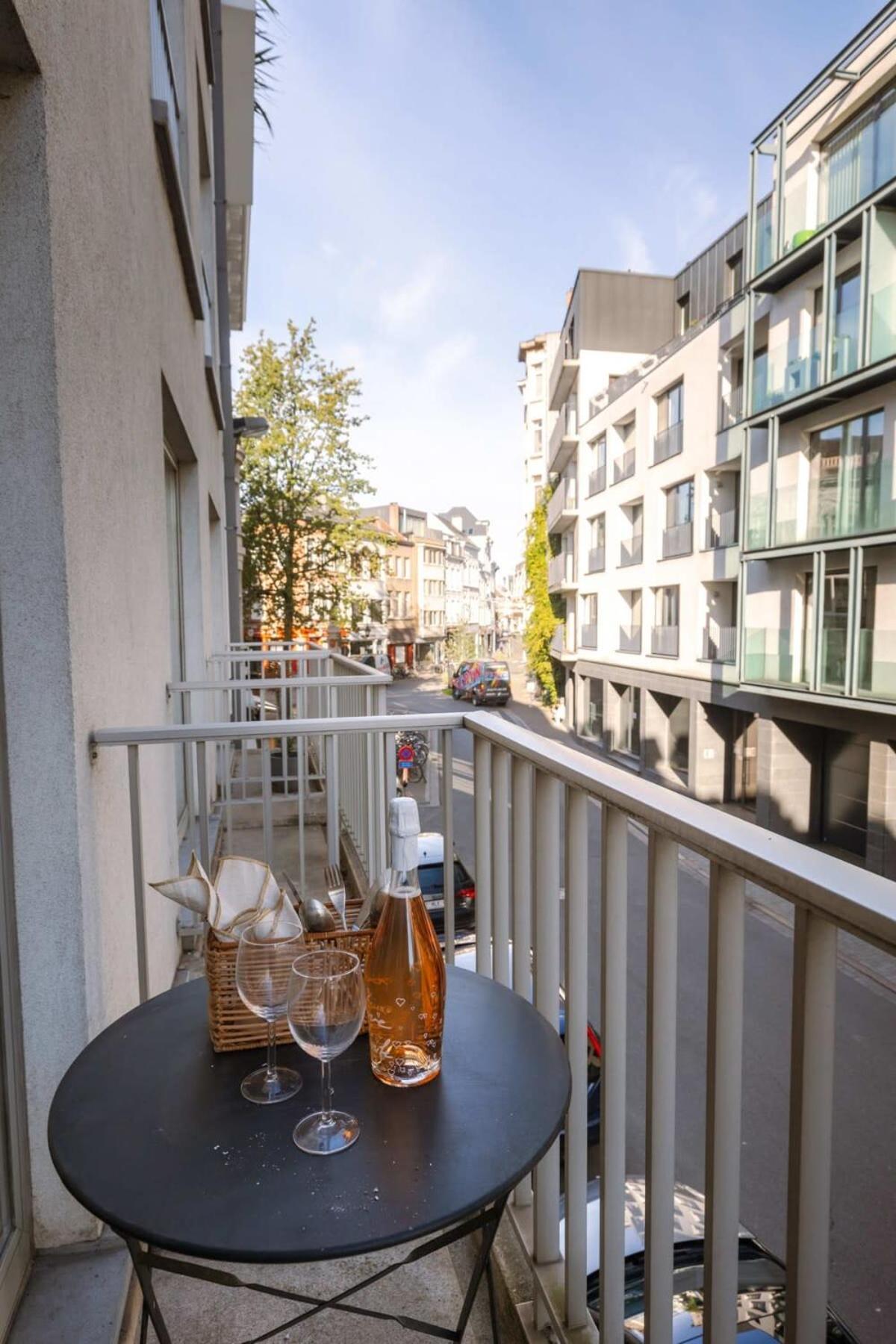 Stylish Apartment With Terrace And Balcony Antwerpen Eksteriør billede